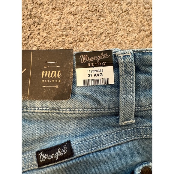 Wrangler Retro | Mae Denim Mid-Rise Shorts (Light Wash, 99% Cotton) - Picture 8 of 9